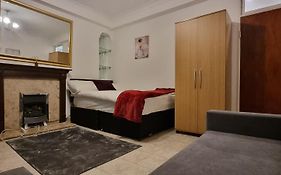 4-Bed Apartment In Central London